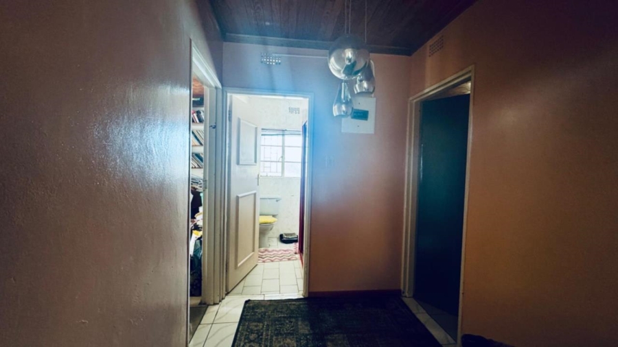 5 Bedroom Property for Sale in Galeshewe Northern Cape